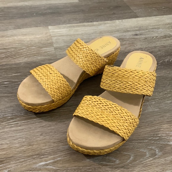 Anne Klein Shoes - Anne Klein-Akzala Casual Slides EUC